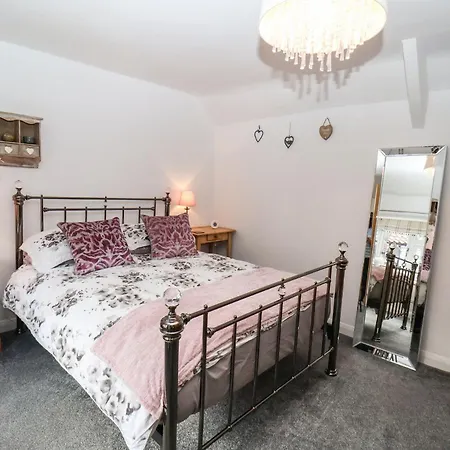 Holiday home Anvil York